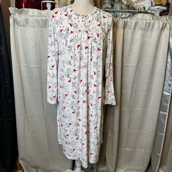 ARIA Collection Cardinal White and Red Nightgown Medium (Oversized - See Desc) - Picture 2 of 13